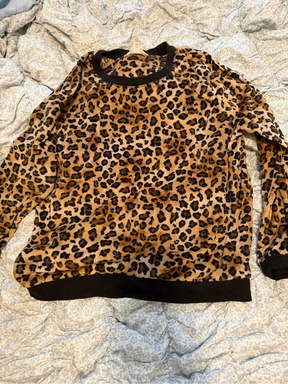 Leopard Print Long-Sleeve Women's Sleep Top